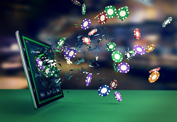 Pattern-matching arcade game with colored symbols and sequence display